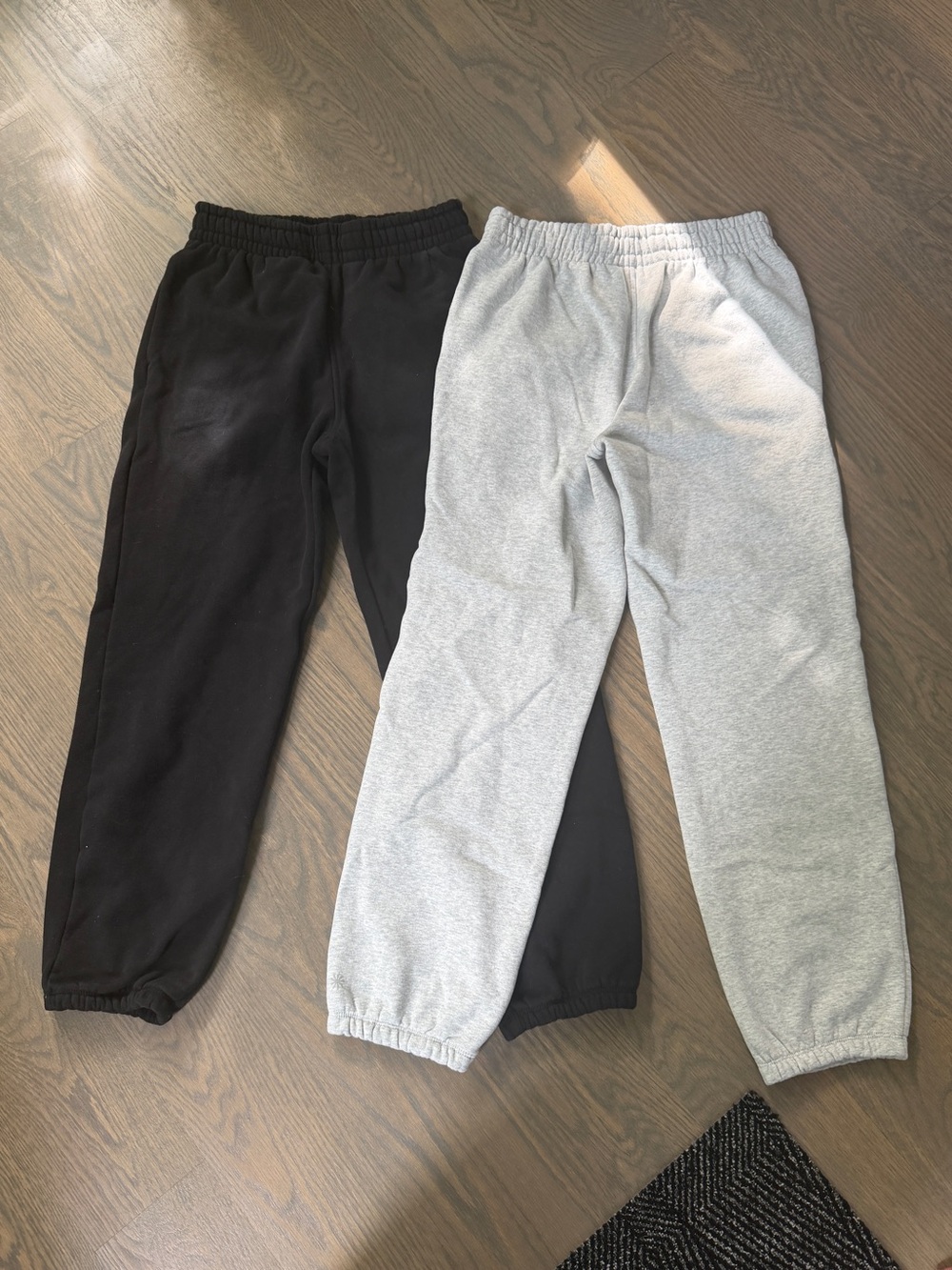Athleta Kids Black & Light Gray Jogger Sweatpants Set